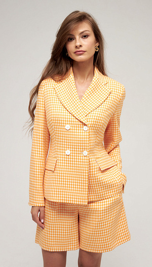 Костюм с шортами оранжевый